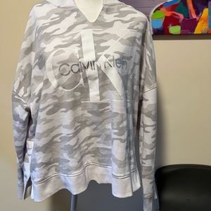 V-Neck Calvin Klein Sweater